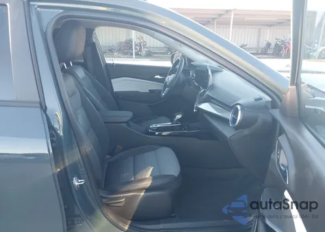 2025 Chevrolet Trax Fwd Lt z USA, uszkodzony, nr VIN KL77LHEP5SC101656